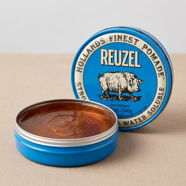 Reuzel Blue Pomade, öppen burk med innehåll