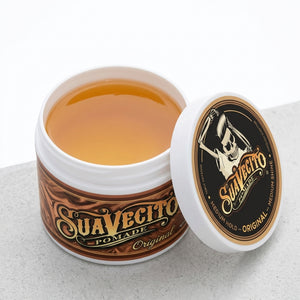 Suavecito Original Hold Pomade - öppen burk med innehåll