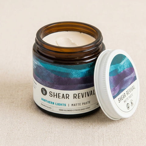 Shear Revival Northern Lights Matte Paste - öppen burk med innehåll