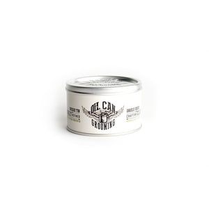 Oil Can Grooming Crafting Clay - framifrån burk på vit bakgrund