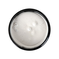 Arcadian Matte Paste - open pot van bovenaf met grijswitte matte paste
