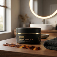 BARBER BARBER Tough Enough Styling Clay 100g - potje op houten blad met kam en handdoek