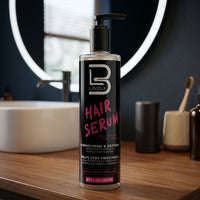 Level3 Haar Serum - pompfles op houten wastafel bij ronde spiegel en waskom