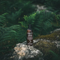 Pomp & Co. Shave Creme - fles in natuurlijke setting