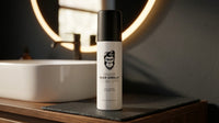 Slick Gorilla Sea Salt Spray - spuitbus in badkamer setting op wastafelblad